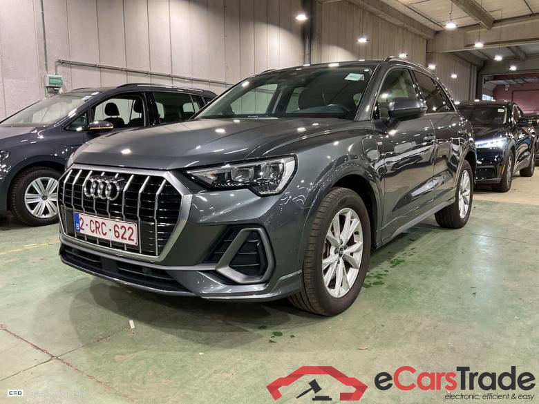 AUDI Q3 1.4 45 TFSI E S TRONIC S LINE