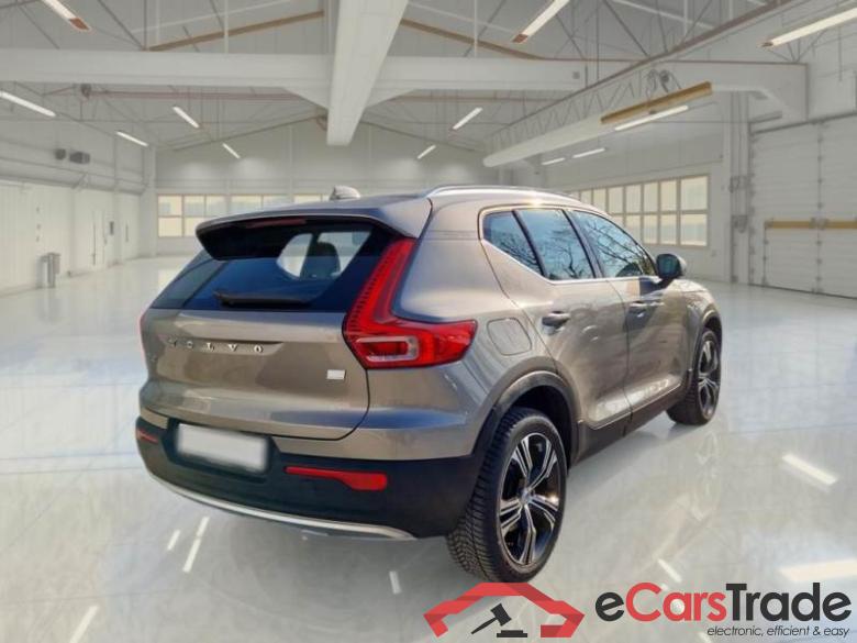 VOLVO XC40 / 2017 / 5P / SUV T5 PLUG-IN HYBRID AUTO RECHARGE INSCR. #2