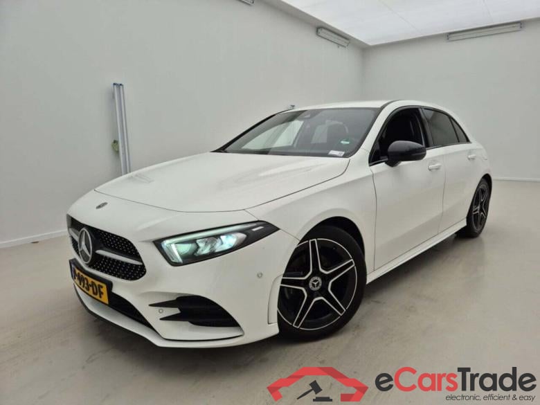 MERCEDES-BENZ A-klasse 180 Business Solution AMG DCT