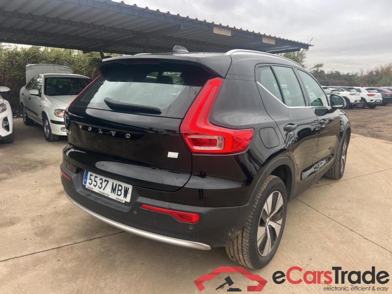VOLVO XC40 / 2021 / 5P / todoterreno 1.5 T4 Twin Recharge Core Auto #2