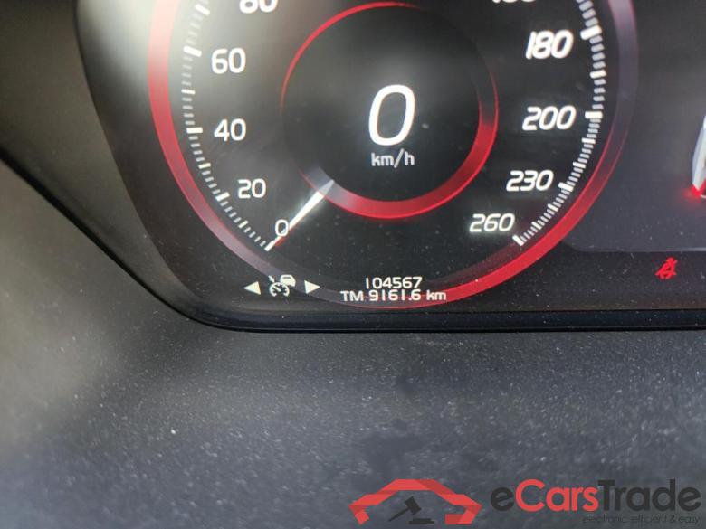 VOLVO XC90 / 2019 / 5P / todoterreno 2.0 T5 AWD R-Design Auto #5