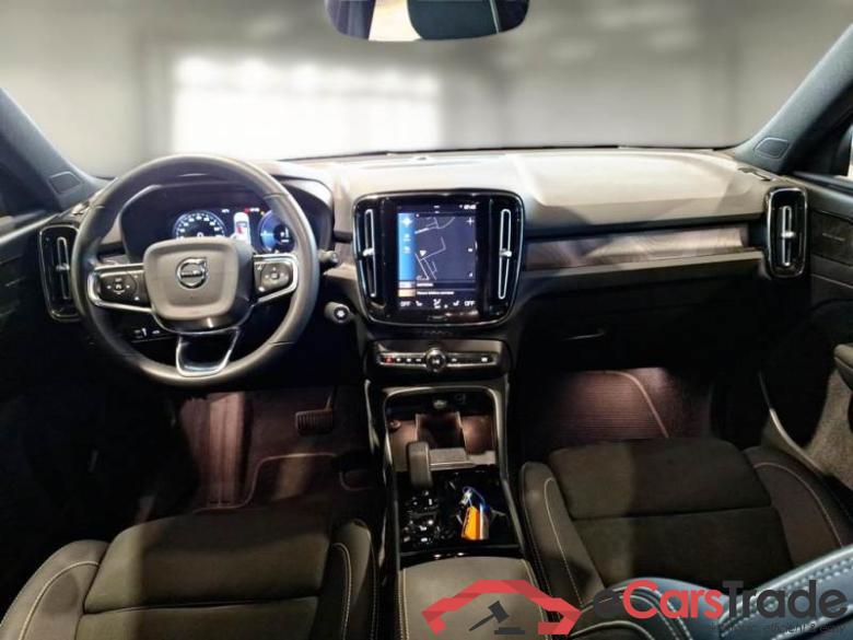 VOLVO XC40 / 2021 / 5P / SUV T4 RECHARGE PLUG-IN AUTO PLUS DARK #3
