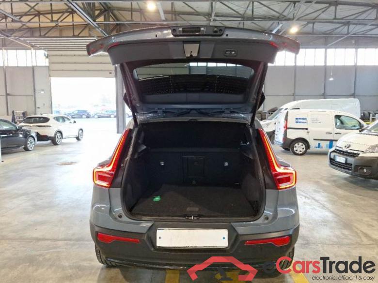 VOLVO XC40 / 2021 / 5P / SUV T4 RECHARGE PLUG-IN AUTO PLUS DARK #5