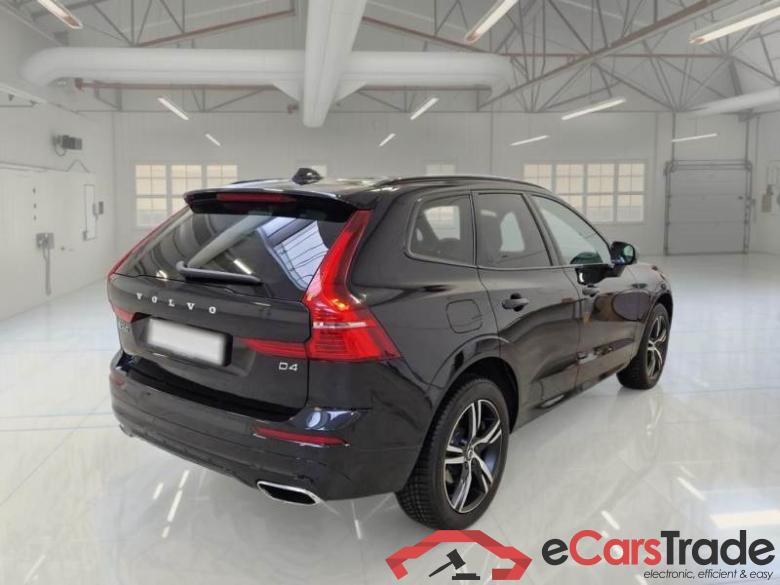 VOLVO XC60 / 2017 / 5P / SUV D4 GEARTR. R-DESIGN #2