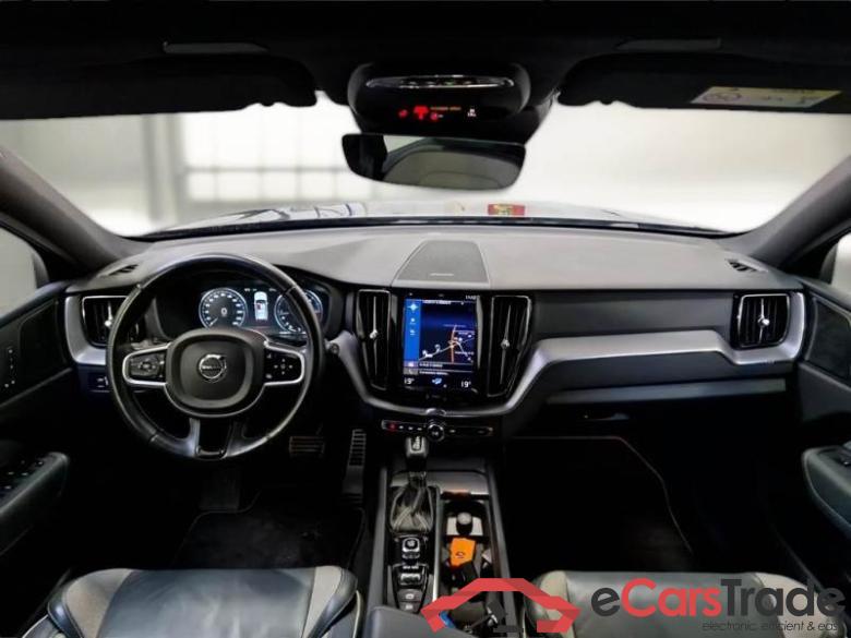 VOLVO XC60 / 2017 / 5P / SUV D4 GEARTR. R-DESIGN #3