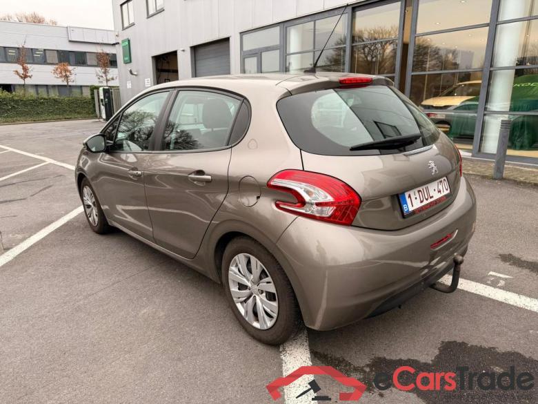 PEUGEOT 208 1.4i Active #3