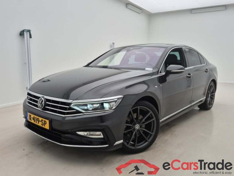 VOLKSWAGEN PASSAT 1.5 TSI R-Line Business + DSG #1