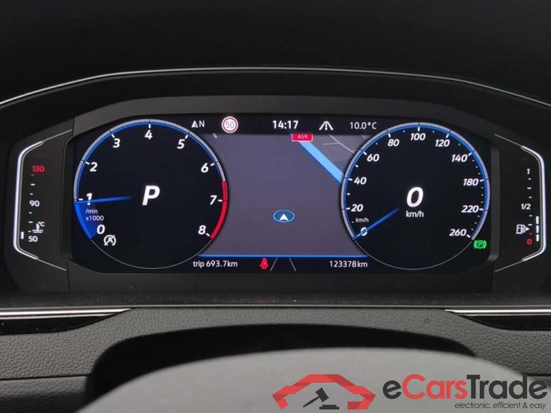 VOLKSWAGEN PASSAT 1.5 TSI R-Line Business + DSG #4