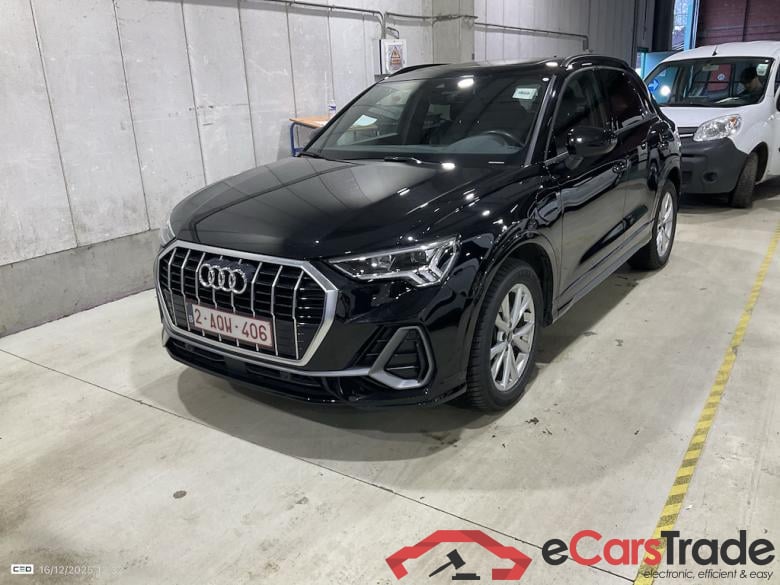 AUDI Q3 1.4 45 TFSI E S TRONIC S LINE
