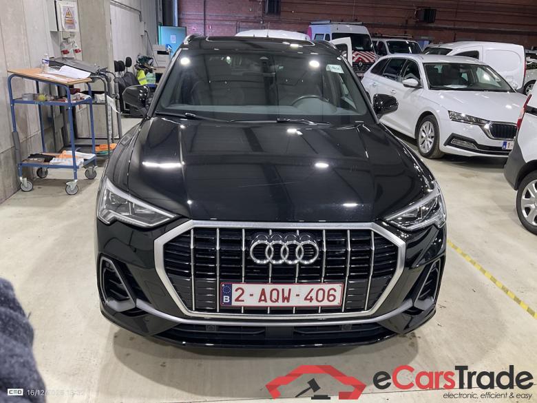 AUDI Q3 1.4 45 TFSI E S TRONIC S LINE #2
