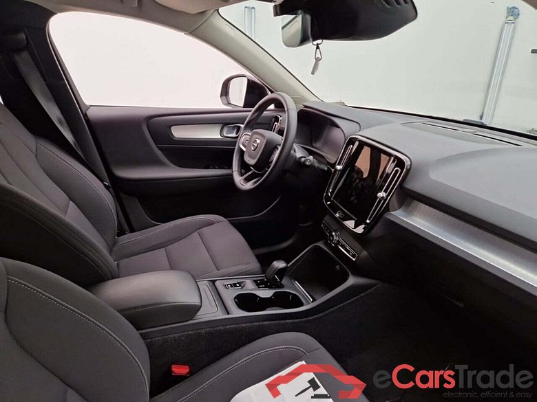 VOLVO XC40 1.5 T2 Momentum AUT #3