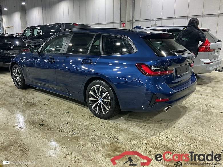 BMW 3 SERIES TOURING 2.0 330E (215KW) TOURING #3