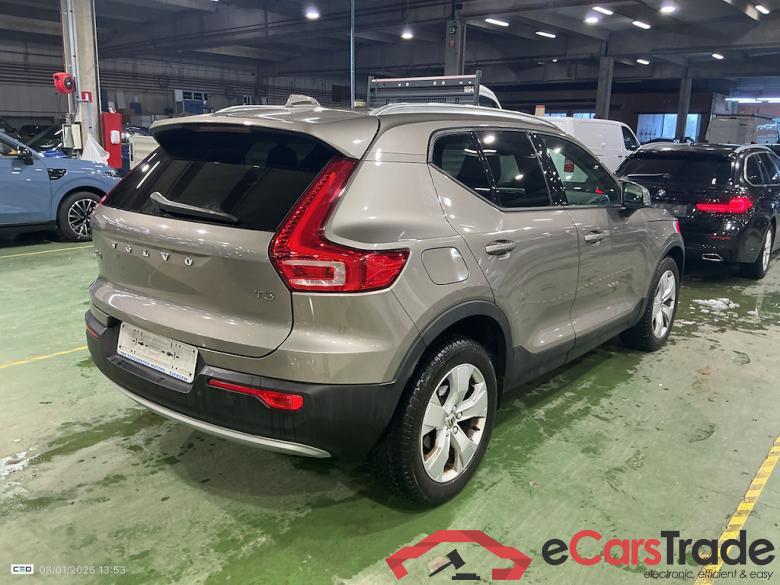 VOLVO XC40 1.5 T3 Momentum Pro Geartronic #4