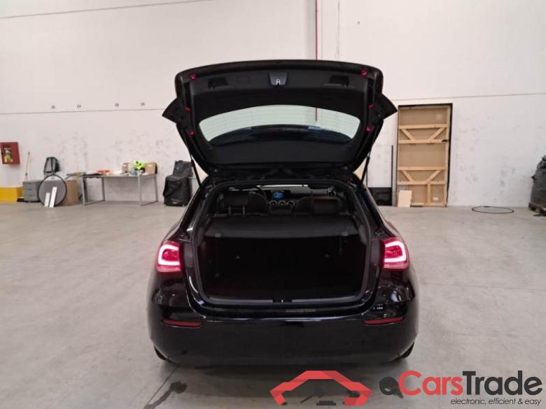 MERCEDES-BENZ CLASSE A / 2018 / 5P / BERLINA A 180 D AUTOMATIC BUSINESS EXTRA #5