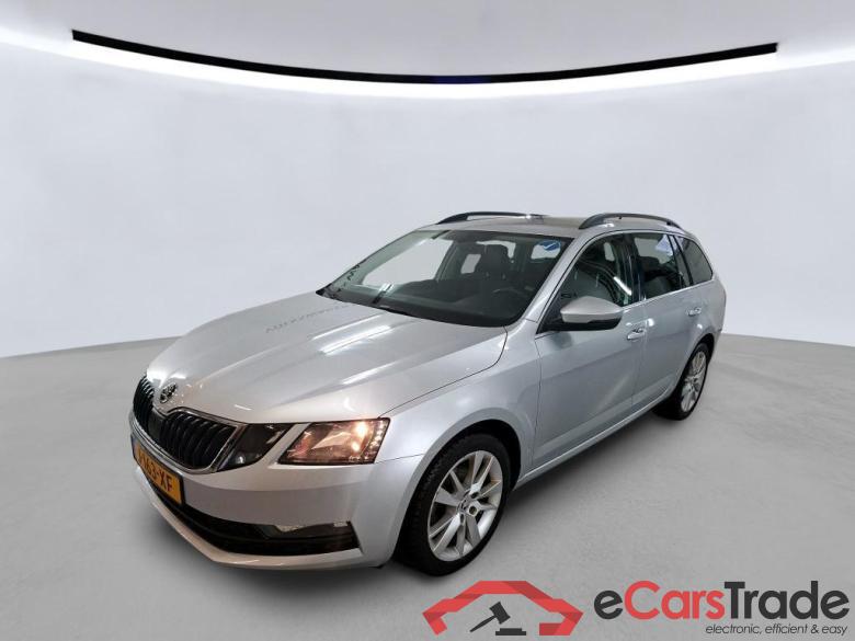 SKODA Octavia Combi 110 kW #1