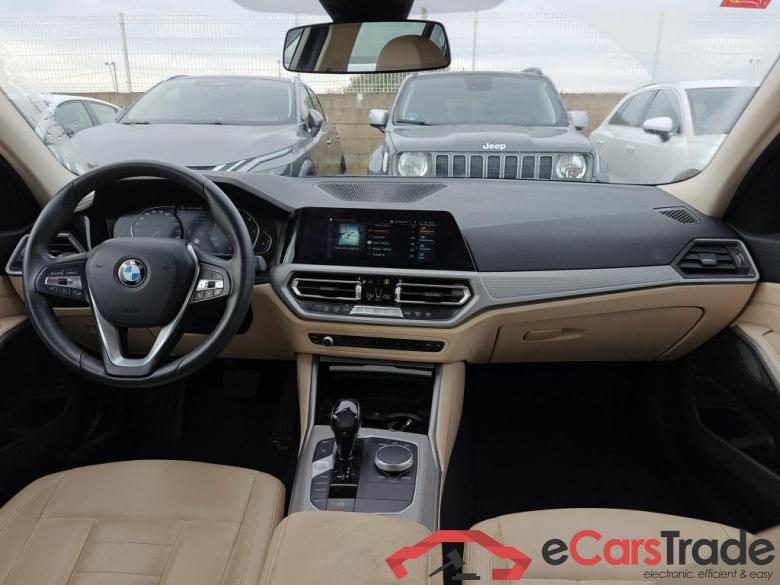 BMW Serie 3 / 2019 / 5P / familiar 318d Auto.Touring #3