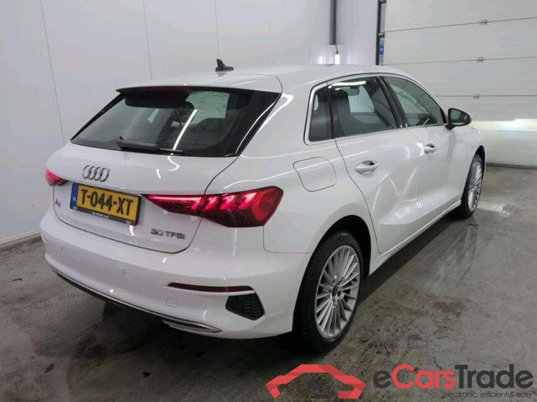 AUDI A3 Sportback 30 TFSI Adv edition #2