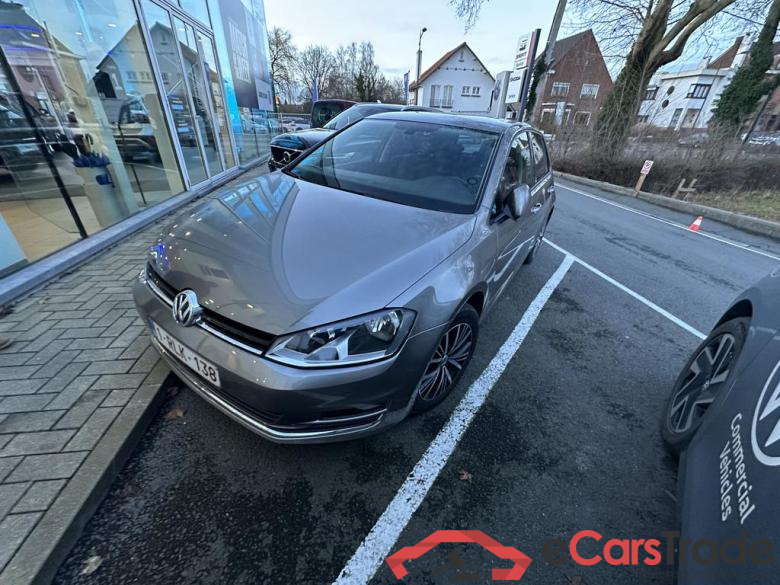 VOLKSWAGEN Golf VII Golf Comfortline 1.6 TDI BlueMotion Technology 81 kW (110 ch) 5 vitesses manuel