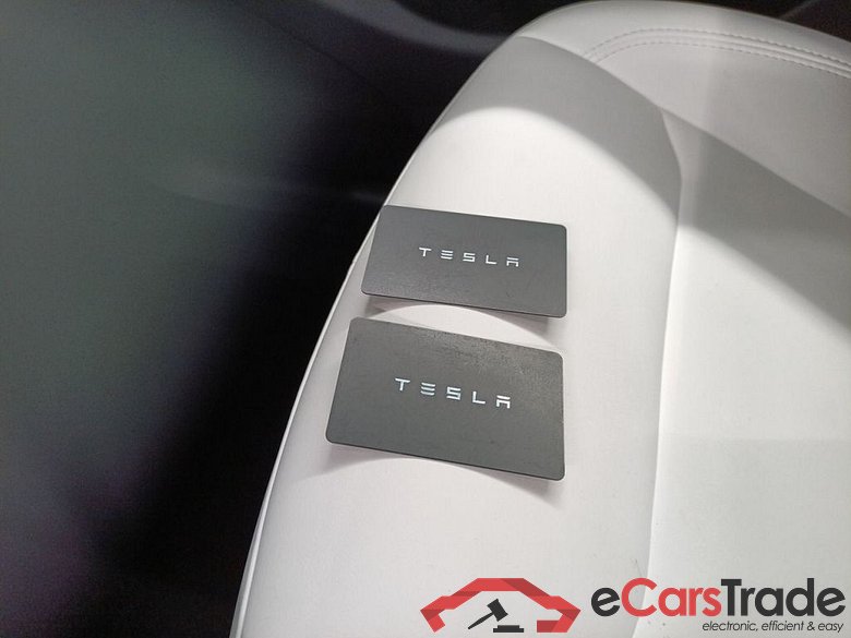 TESLA MODEL Y 72.5 kWh Dual Motor Performance (377 kW) 5d #4