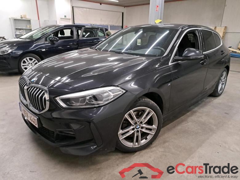 BMW - BMW 1 HATCH 116dA 116PK M Sport Pack Business & LED & Live CockPit Pro & PDC Front & Rear