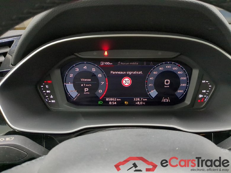 AUDI Q3 / 2018 / 5P / SUV 35 TFSI 150 MHEV S TRONIC DESIGN LUXE #6