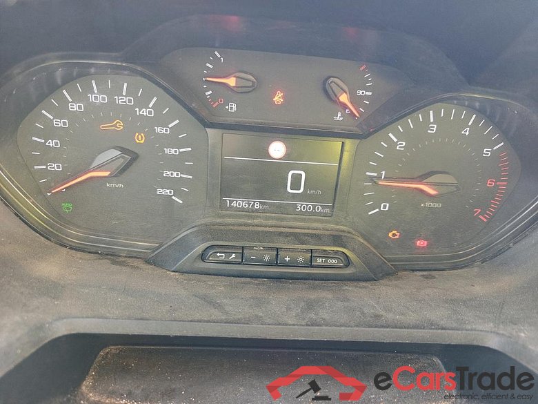 PEUGEOT Rifter / 2018 / 4P / combi Active Standard BlueHDi 73kW (IND) (CX2) #4