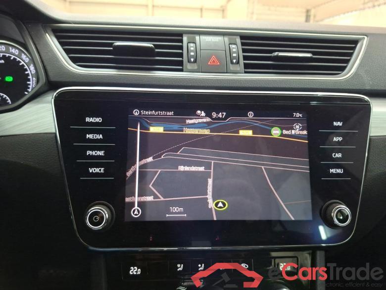 SKODA Superb Combi 110 kW #2