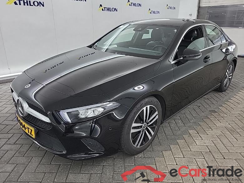 MERCEDES-BENZ A-Klasse Limousine A 180 7G-DCT Business Solution Luxury 4D 100kW