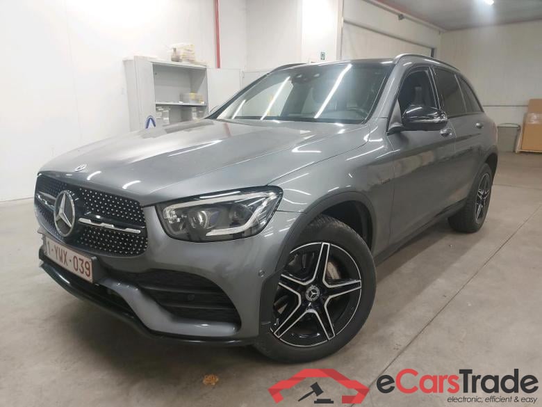 MERCEDES - MER GLC 300 de 4MATIC 306PK DCT AMG Line & Premium Plus With Electric Mem Seats & Night & Heated Steering Wheel  * HYBRID *