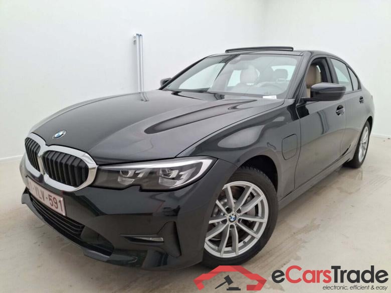 BMW 3-SERIE 330E AUT