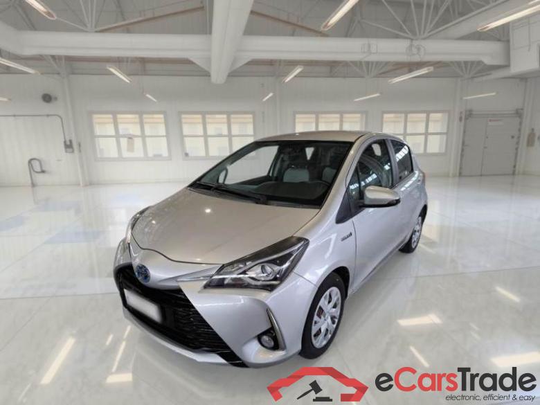 TOYOTA YARIS / 2017 / 5P / BERLINA 1.5 HYBRID BUSINESS #1