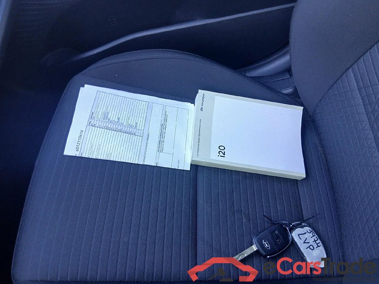 HYUNDAI i20 / 2020 / 5P / berlina con portón 1.2 MPI SLX #5