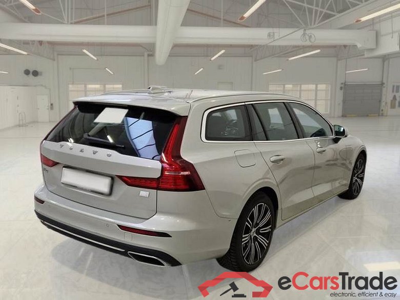 VOLVO V60 / 2019 / 5P / STATION WAGON T6 PLUG-IN AWD AUTOM.INSCR.EXPR. #2