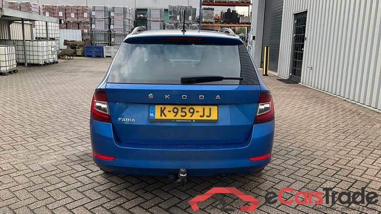 SKODA FABIA COMBI 1.0tsi greentech sport business 70kW #4