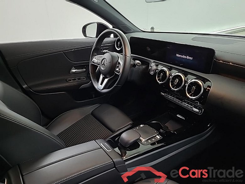 MERCEDES-BENZ CLA Shooting Brake CLA 200 DCT Luxury Line 5D 120kW #6