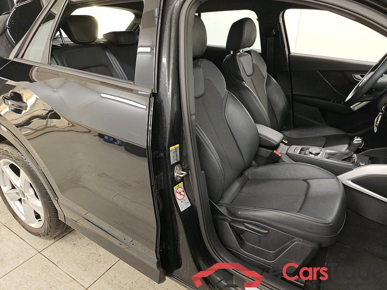 Audi Q2 35 TFSI S tronic S edition 5d #3