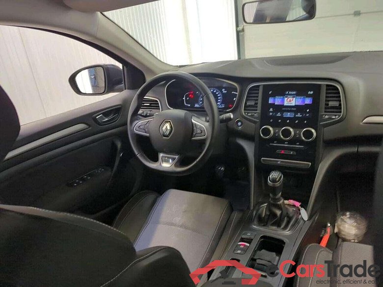 RENAULT Mégane Estate 1.3 TCe140 Equilibre #3