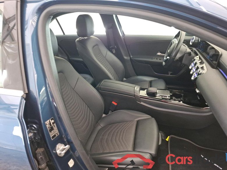 MERCEDES-BENZ Classe A Berline / 2018 / 4P / Berline A 250 e Business Line 8G-DCT #6