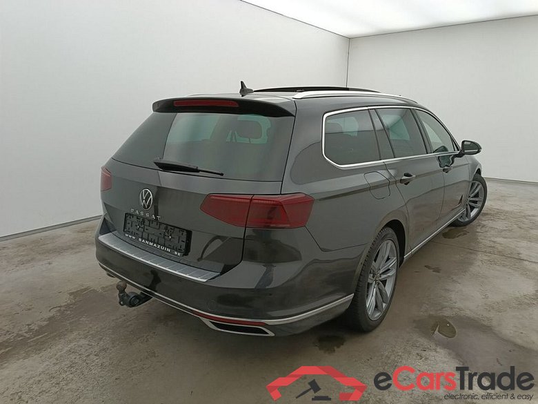Volkswagen Passat Variant 1.5 TSI OPF DSG7 Elegance Business 5d #2