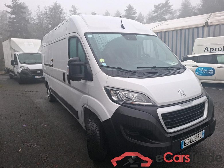 Boxer Fourgon Surélevé 335 L3H2 Asphalt BlueHDi 165 Stop&Start 2.2 165CV BVM6 #4