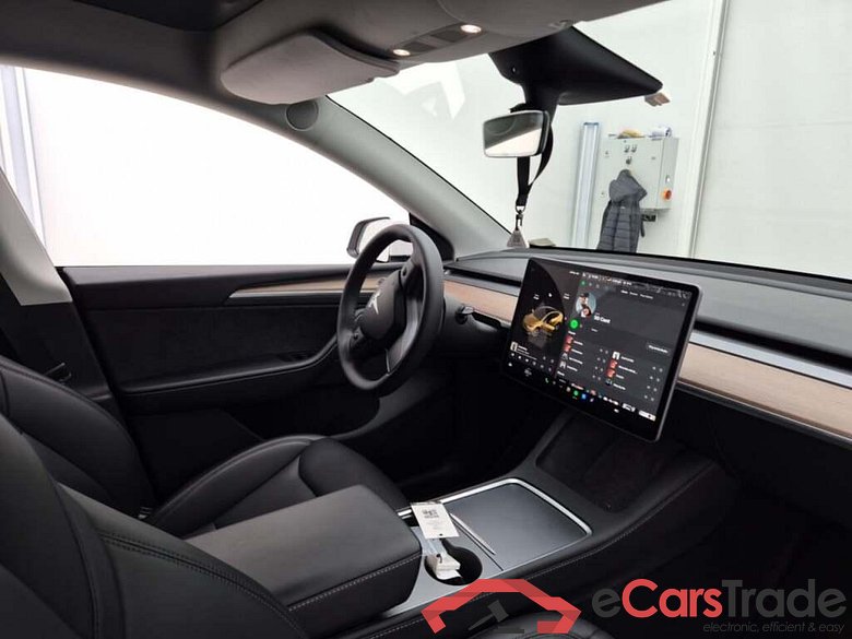 Tesla Model Y Long Range AWD 75 kWh #3