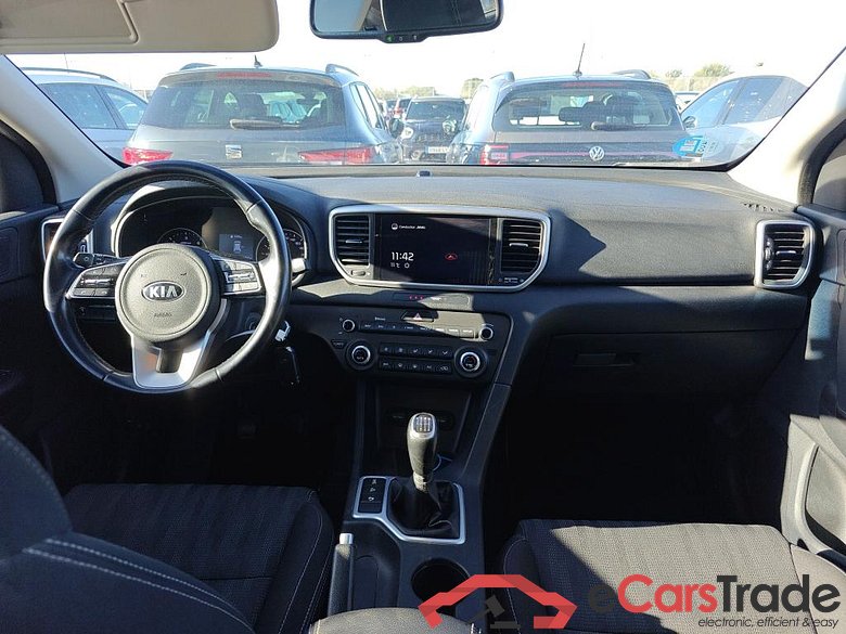 KIA Sportage / 2018 / 5P / todoterreno 1.6 MHEV Business 100kW (136CV) 4x4 #3