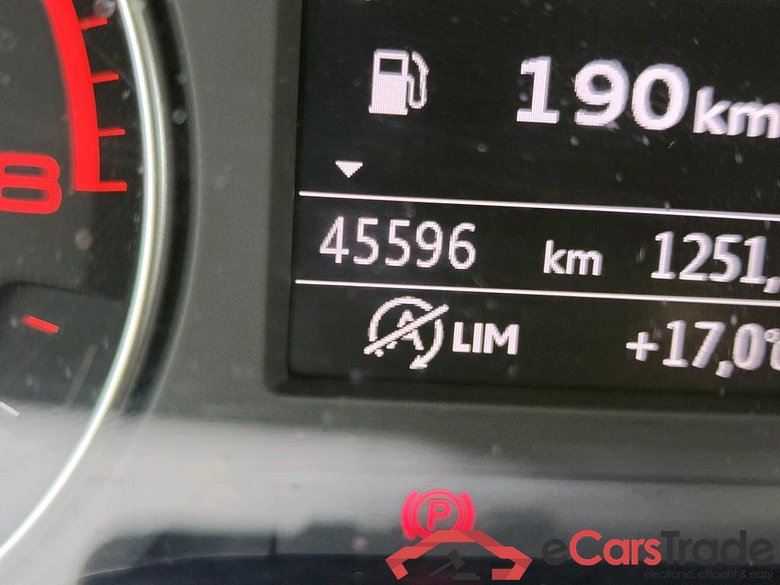 AUDI Q2 / 2016 / 5P / todoterreno Design 30 TFSI 85kW (116CV) #5