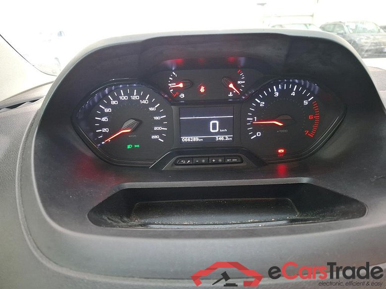 PEUGEOT Partner / 2018 / 4P / Fourgonnette BHDI 100 S&S 100 S&S 1000KG STD ASPHALT #6