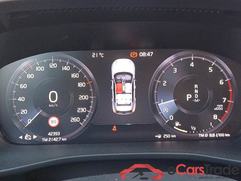 VOLVO XC40 / 2017 / 5P / SUV T2 AUTOMATICO MOMENTUM CORE #4