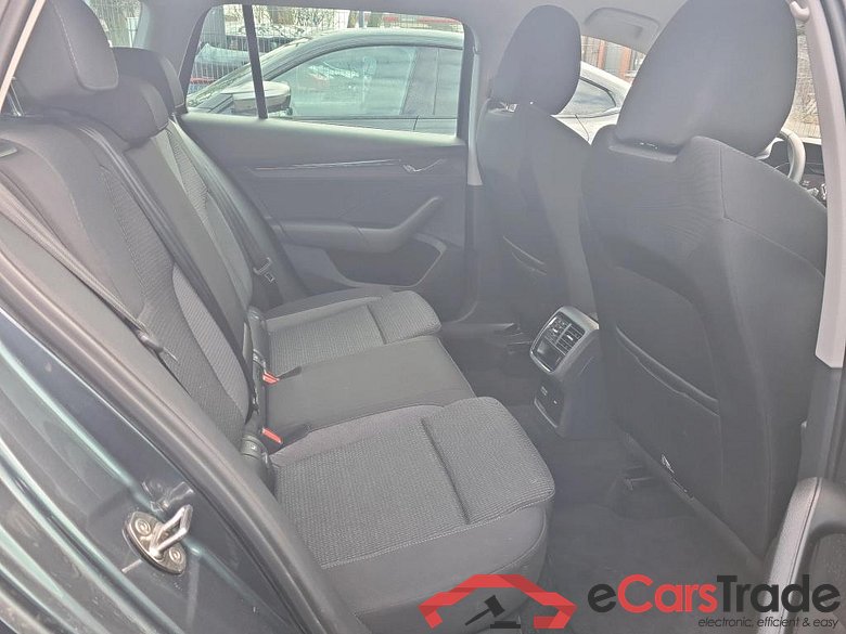 SKODA OCTAVIA COMBI 1.0 TSI MHEV 81KW DSG CLEVER #6