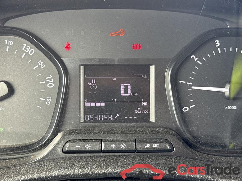 OPEL Vivaro / 2019 / 4P / furgón 1.5 Diésel 74kW(100CV)M Std Exp #5