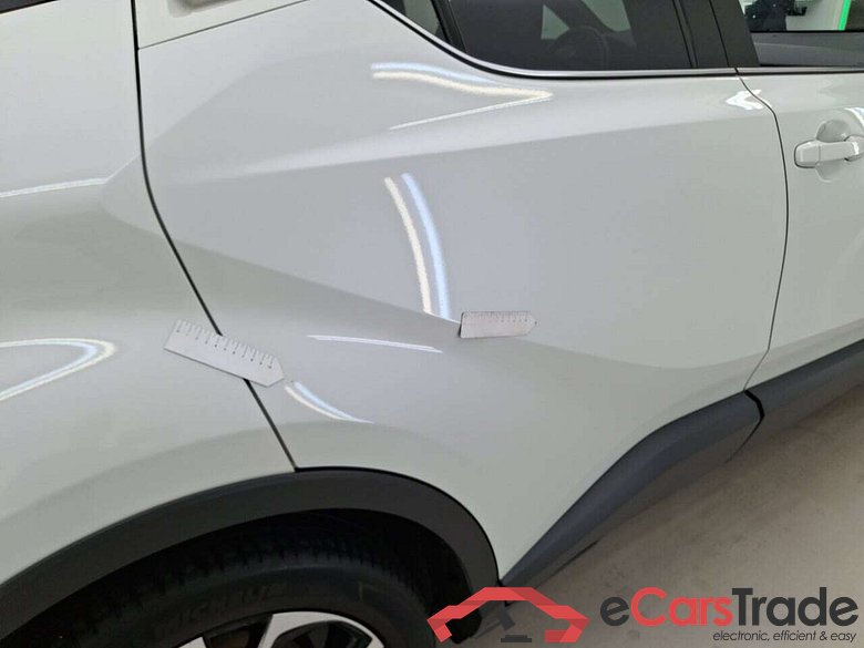 TOYOTA C-HR 1.8 HYBRID C-LUB BI-TONE E-CVT #6