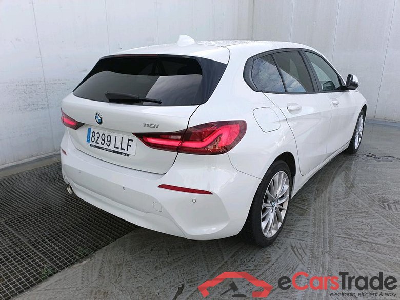 BMW Serie 1 / 2019 / 5P / berlina con portón 118i #2