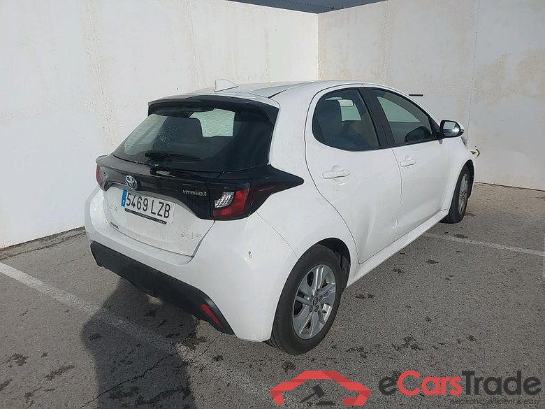 TOYOTA Yaris / 2020 / 5P / berlina con portón 1.5 120H Business Plus #2